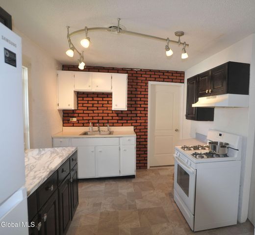 4 Fruit Street, Gloversville, NY 12078