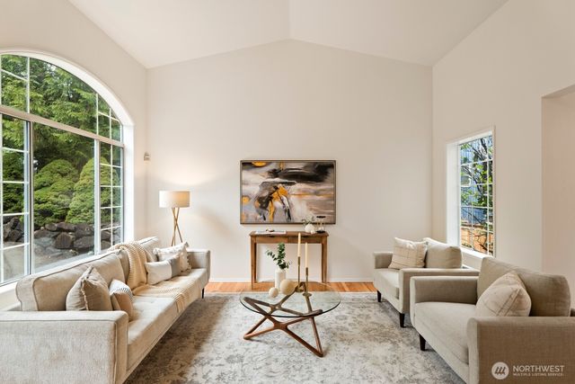 6005 158th Place NE, Redmond, WA 98052