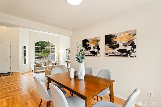 6005 158th Place NE, Redmond, WA 98052