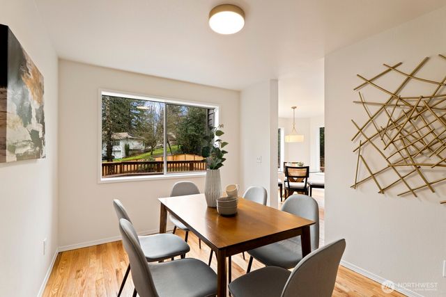 6005 158th Place NE, Redmond, WA 98052