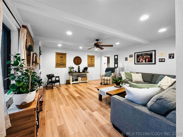 6953 E 61st Place, Tulsa, OK 74133