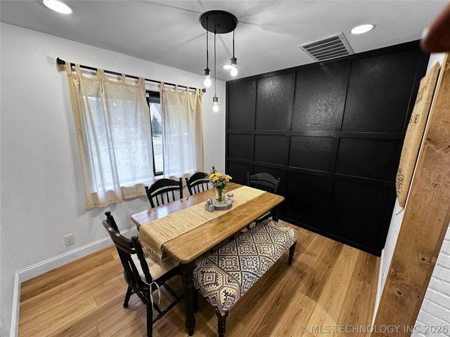 6953 E 61st Place, Tulsa, OK 74133