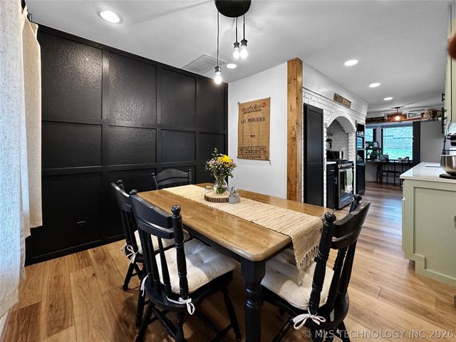 6953 E 61st Place, Tulsa, OK 74133