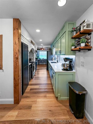 6953 E 61st Place, Tulsa, OK 74133