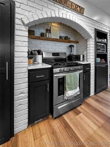 6953 E 61st Place, Tulsa, OK 74133