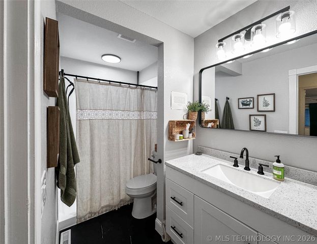 6953 E 61st Place, Tulsa, OK 74133