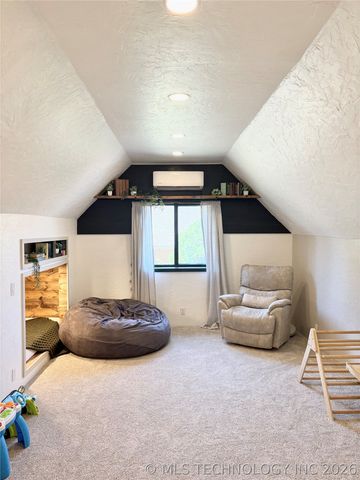 6953 E 61st Place, Tulsa, OK 74133