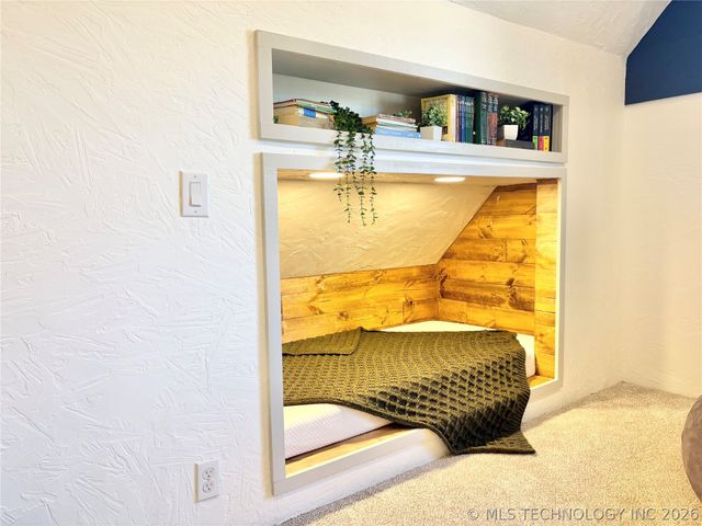 6953 E 61st Place, Tulsa, OK 74133