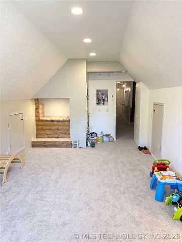 6953 E 61st Place, Tulsa, OK 74133