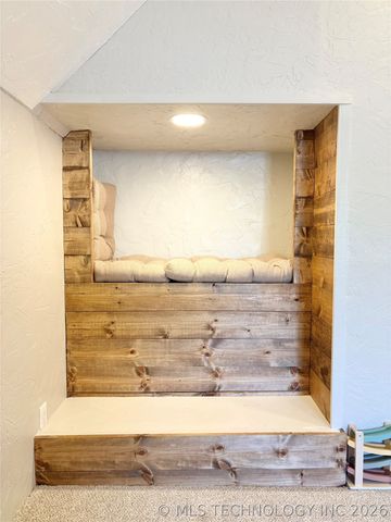 6953 E 61st Place, Tulsa, OK 74133