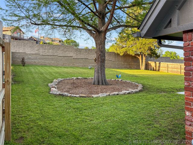 6953 E 61st Place, Tulsa, OK 74133