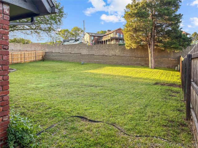 6953 E 61st Place, Tulsa, OK 74133