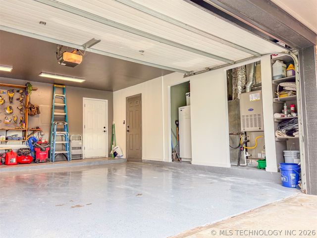 6953 E 61st Place, Tulsa, OK 74133