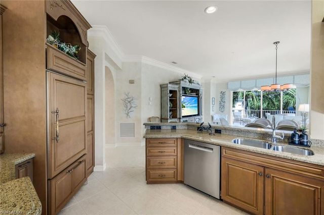 775 BENTWATER CIR 204, Naples, FL 34108