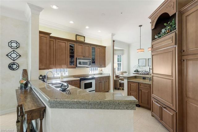 775 BENTWATER CIR 204, Naples, FL 34108