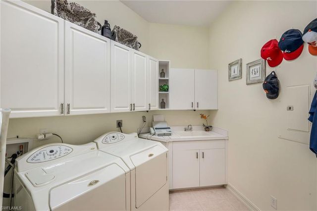 775 BENTWATER CIR 204, Naples, FL 34108