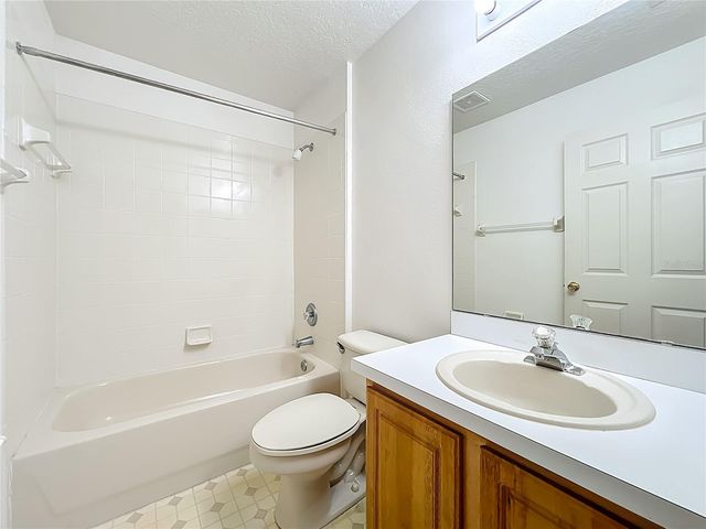 5065 FOXCROFT COURT, Orlando, FL 32808