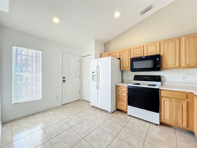 5065 FOXCROFT COURT, Orlando, FL 32808