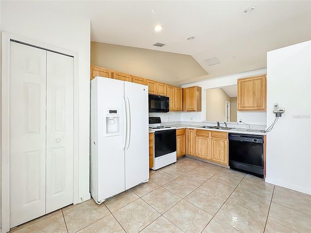 5065 FOXCROFT COURT, Orlando, FL 32808