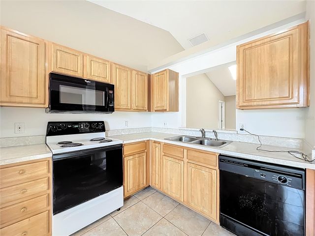 5065 FOXCROFT COURT, Orlando, FL 32808