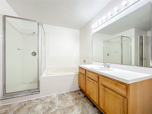 5065 FOXCROFT COURT, Orlando, FL 32808