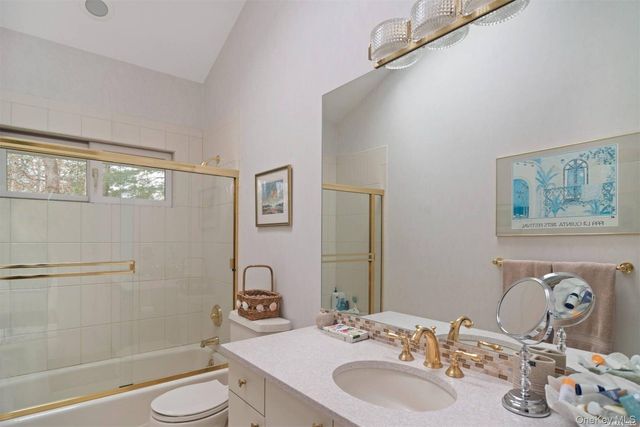 14 Indian Pipe Drive, Quogue, NY 11959