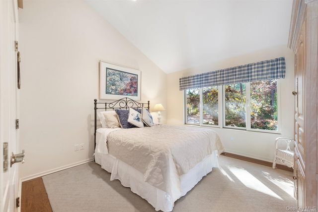 14 Indian Pipe Drive, Quogue, NY 11959