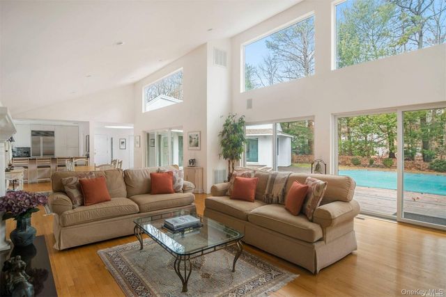 14 Indian Pipe Drive, Quogue, NY 11959