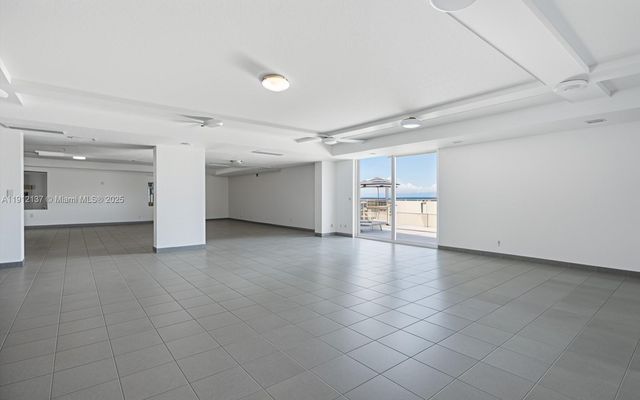 401 Ocean Dr 319, Miami Beach, FL 33139