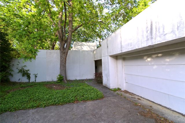 5108 Maple Springs Boulevard, Dallas, TX 75235