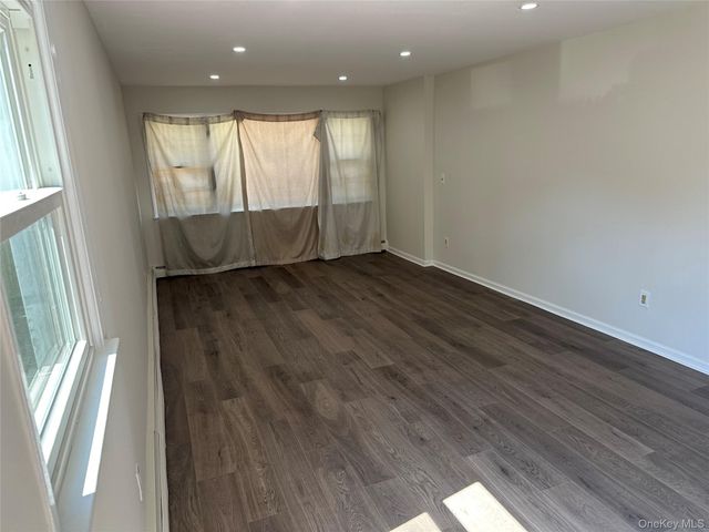 450 E Penn Street, Long Beach, NY 11561