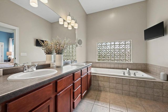 950 River Park DRIVE, Waukesha, WI 53189
