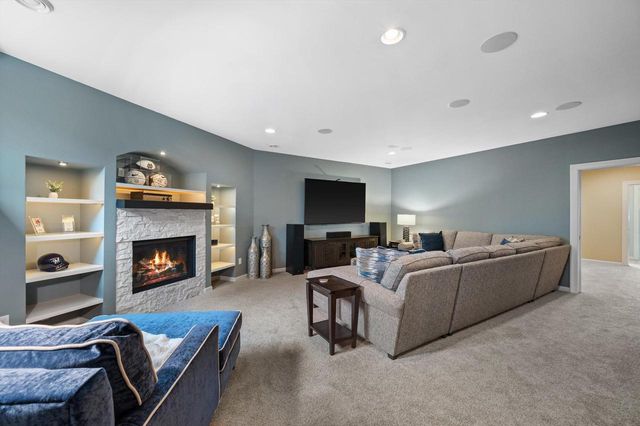 950 River Park DRIVE, Waukesha, WI 53189