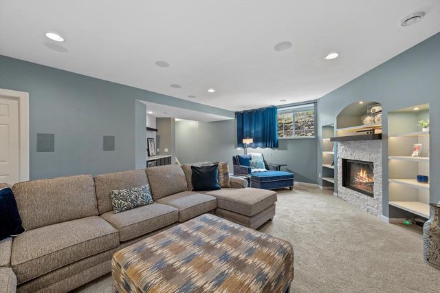 950 River Park DRIVE, Waukesha, WI 53189