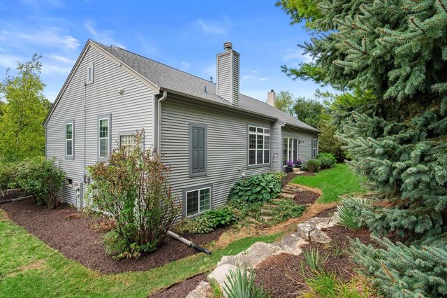 950 River Park DRIVE, Waukesha, WI 53189