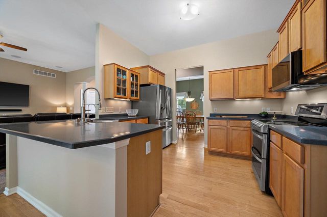 950 River Park DRIVE, Waukesha, WI 53189