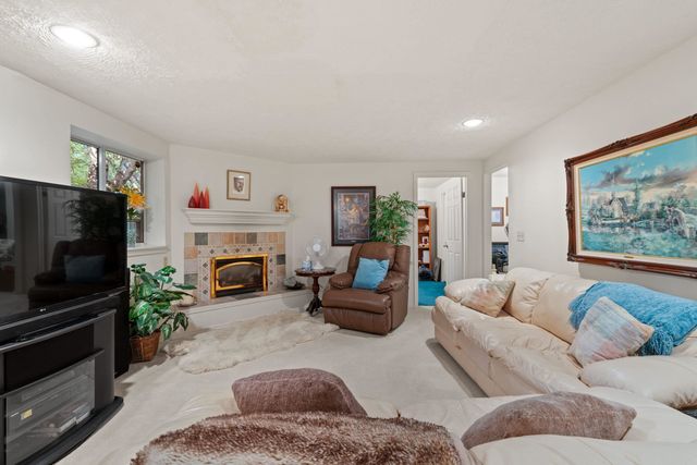 4908 W Barnes Rd, Spokane, WA 99208