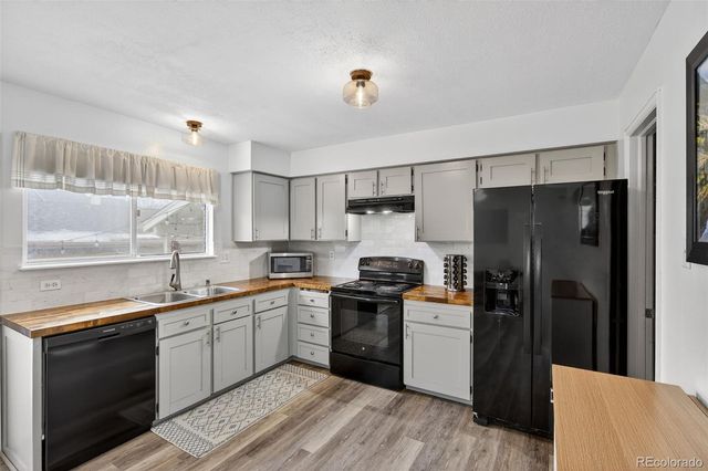 4221 S Mobile Circle A, Aurora, CO 80013