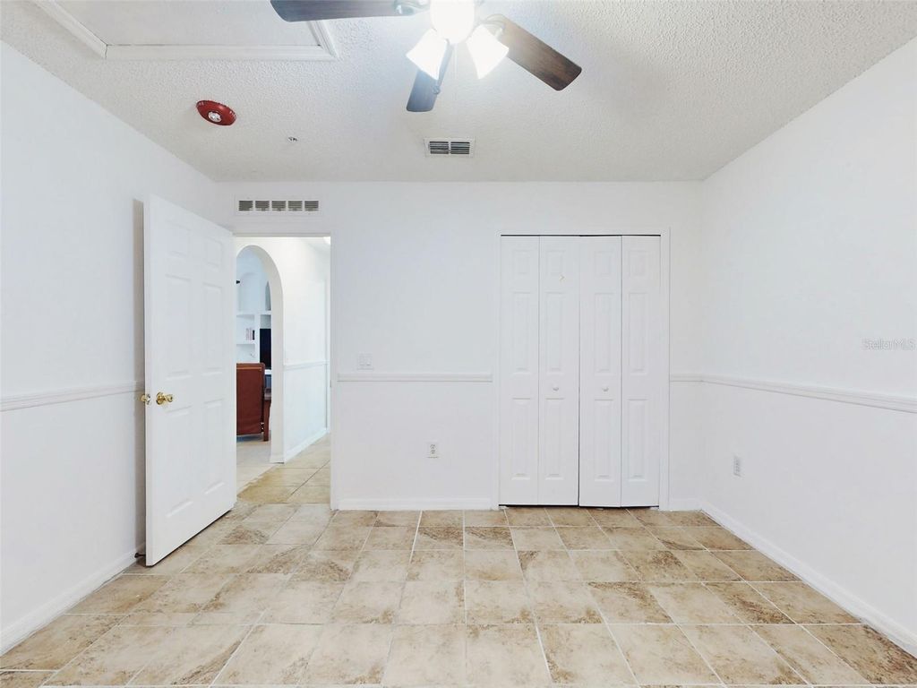 Image 22 of property listing at 185 WINDING COVE AVENUE, Apopka, FL 32703