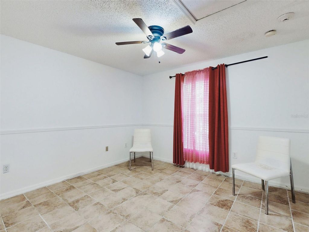 Image 23 of property listing at 185 WINDING COVE AVENUE, Apopka, FL 32703