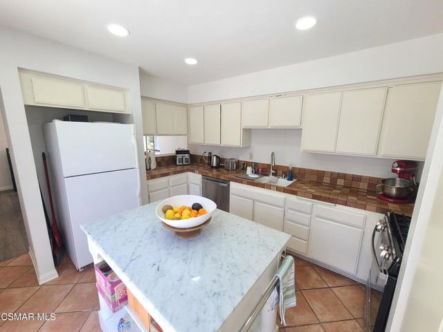833 Shadow Lake Drive, Thousand Oaks, CA 91360
