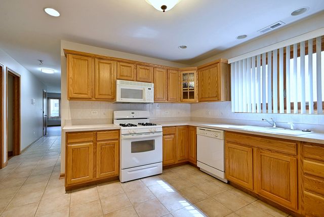 2620 N 72ND Court 1, Elmwood Park, IL 60707