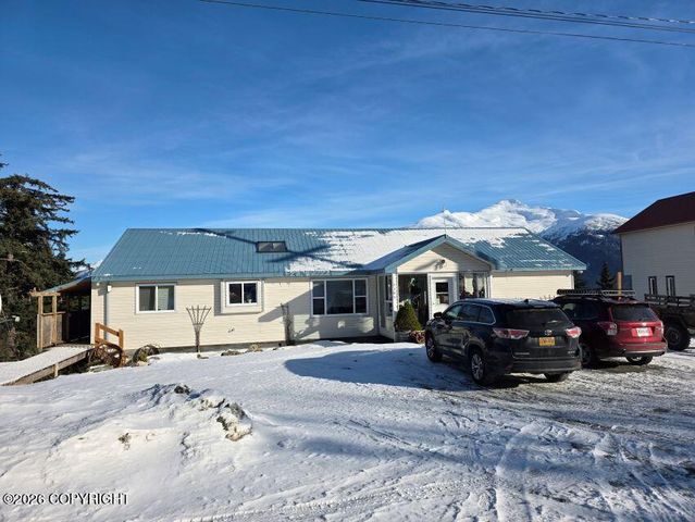 1108 Young Road, Haines, AK 99827