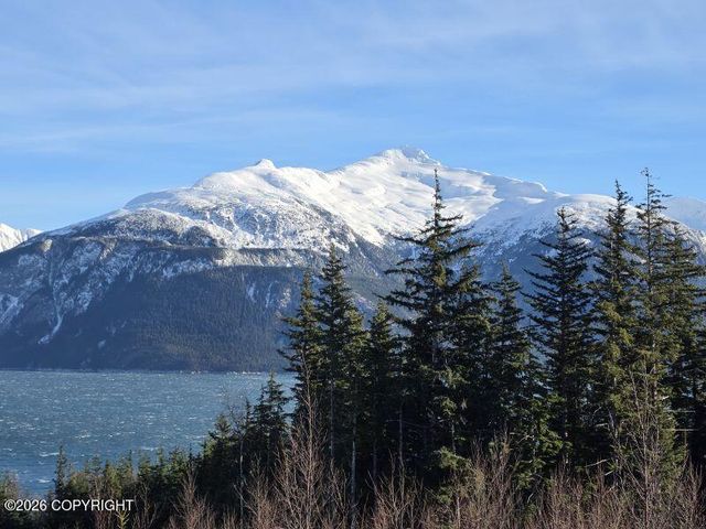 1108 Young Road, Haines, AK 99827