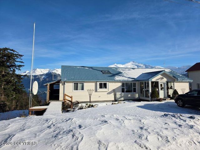 1108 Young Road, Haines, AK 99827
