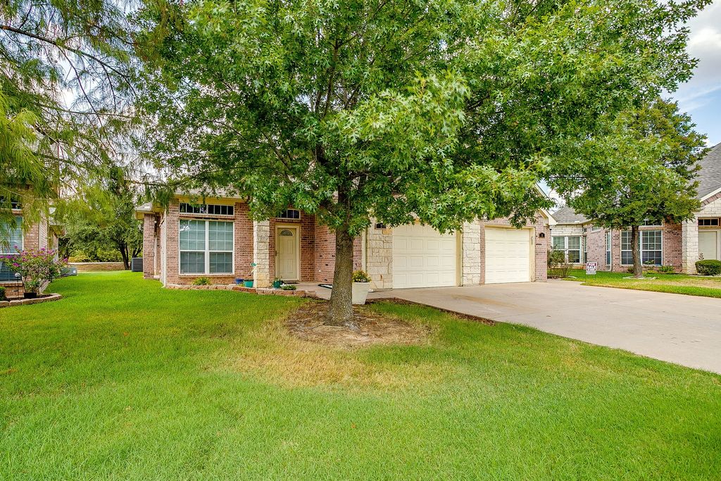 501 S Old Betsy Road 7, Keene, TX 76059 — photo 2
