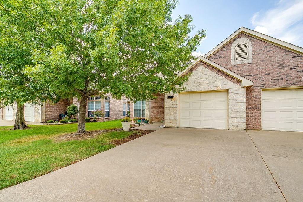 501 S Old Betsy Road 7, Keene, TX 76059 — photo 5