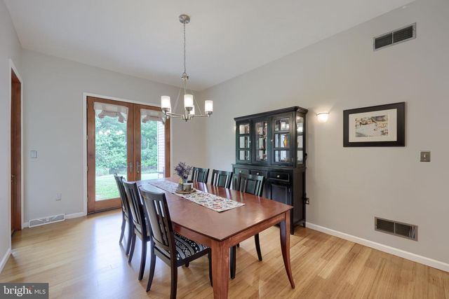 110 BRYLEA DR, Mount Wolf, PA 17347