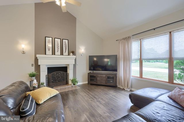 110 BRYLEA DR, Mount Wolf, PA 17347