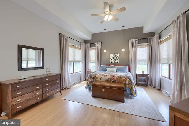 110 BRYLEA DR, Mount Wolf, PA 17347